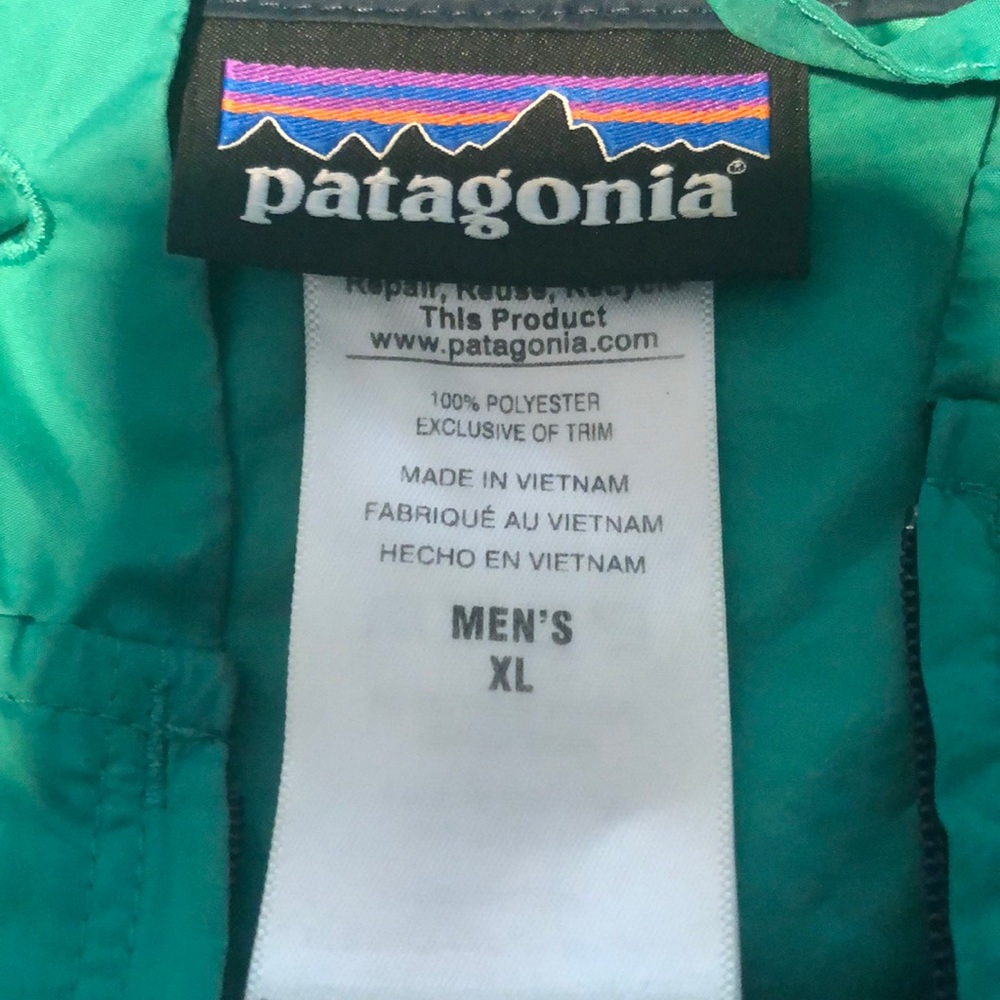 Patagonia Green and Navy Windbreaker - Picture 3 of 3